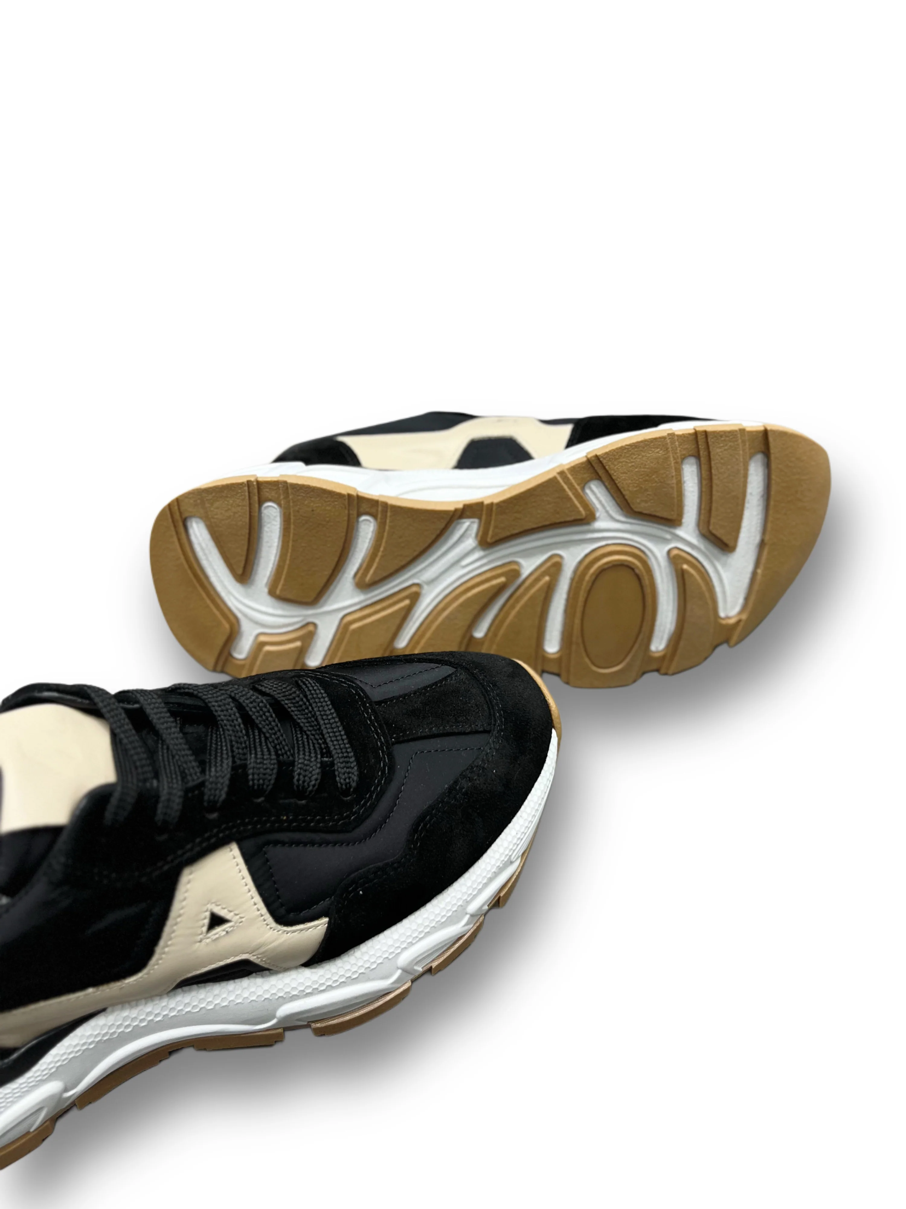 Urban Sneakers - Image 2